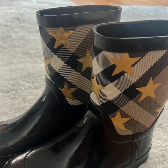 Kids, Burberry rain boots - Picture 2 of 8